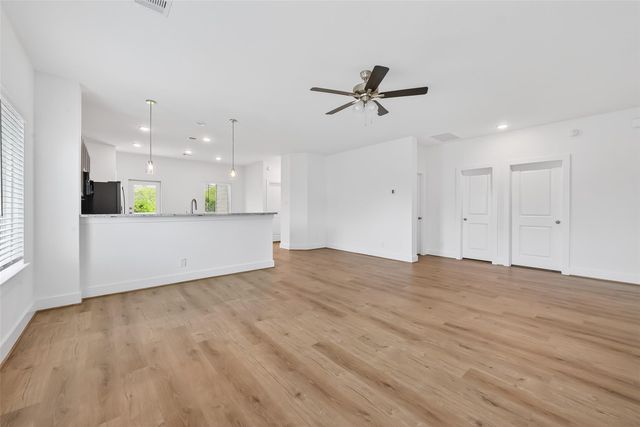 4506 Blue Moutain Laurel, Pinehurst, TX 77362