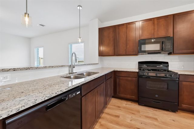 4506 Blue Moutain Laurel, Pinehurst, TX 77362