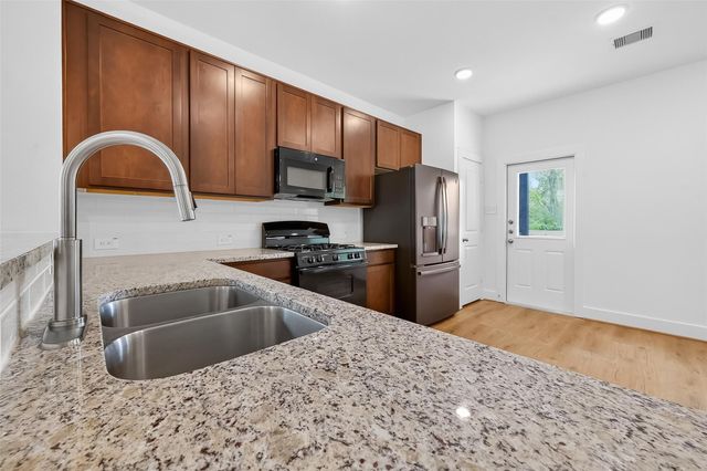 4506 Blue Moutain Laurel, Pinehurst, TX 77362