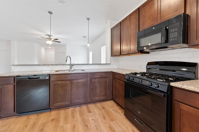 4506 Blue Moutain Laurel, Pinehurst, TX 77362