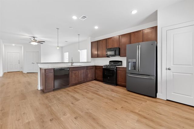 4506 Blue Moutain Laurel, Pinehurst, TX 77362