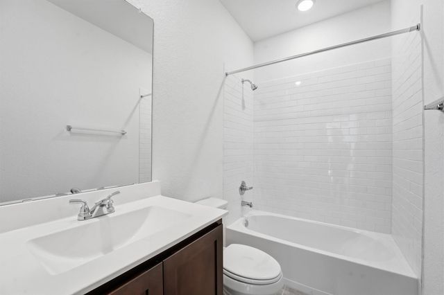 4506 Blue Moutain Laurel, Pinehurst, TX 77362