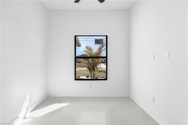 1102 NE 4th PL, Cape Coral, FL 33909