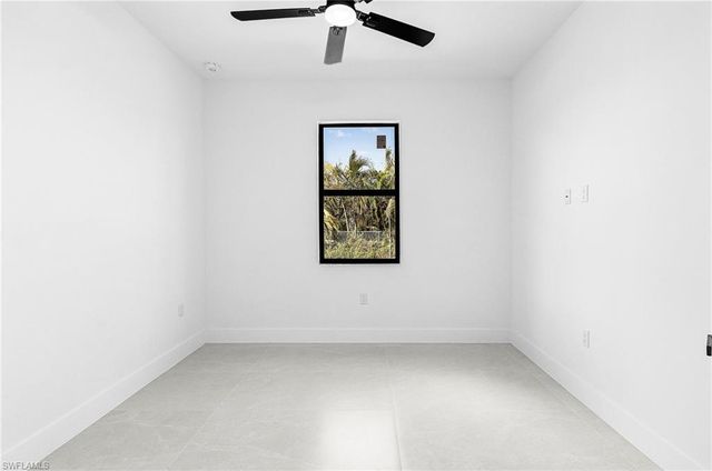 1102 NE 4th PL, Cape Coral, FL 33909