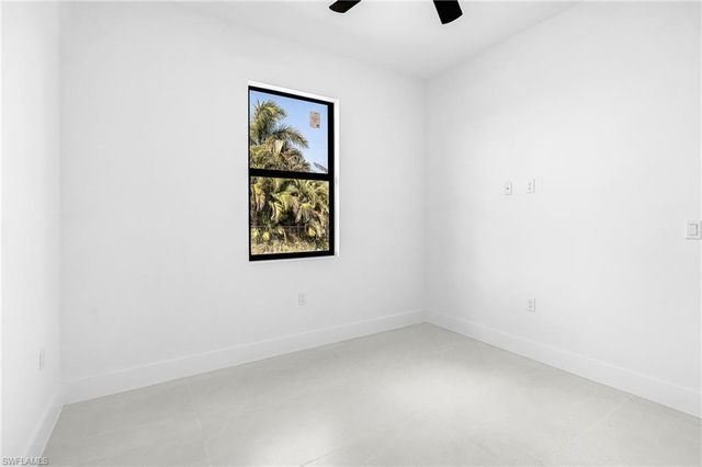 1102 NE 4th PL, Cape Coral, FL 33909