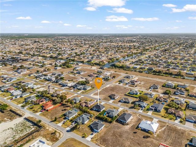 1102 NE 4th PL, Cape Coral, FL 33909