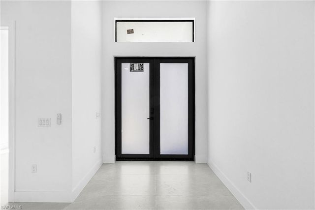 1102 NE 4th PL, Cape Coral, FL 33909