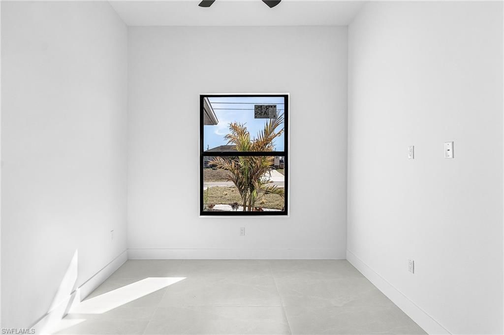 Image 10 of property listing at 1102 NE 4th PL, Cape Coral, FL 33909