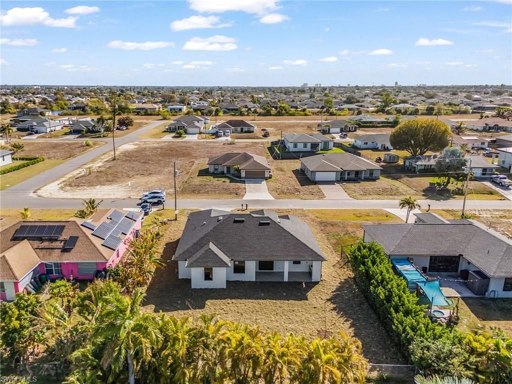 Image 24 of property listing at 1102 NE 4th PL, Cape Coral, FL 33909