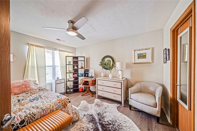 2302 Stoney Run Trail, Broadview Heights, OH 44147