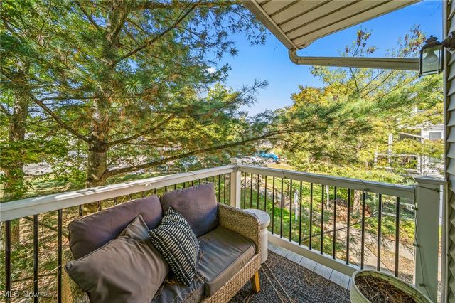 2302 Stoney Run Trail, Broadview Heights, OH 44147