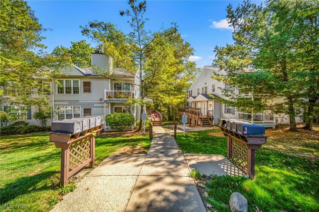 2302 Stoney Run Trail, Broadview Heights, OH 44147