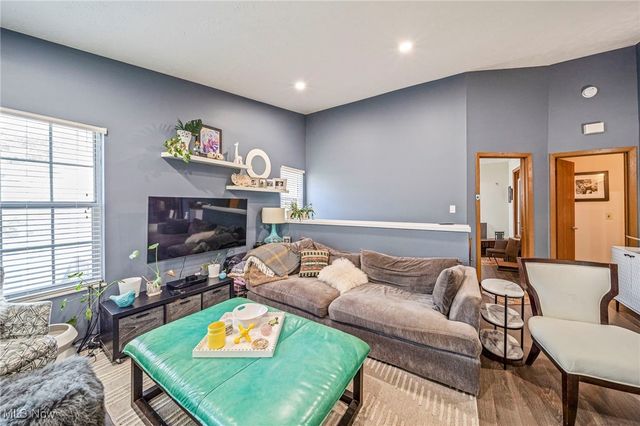 2302 Stoney Run Trail, Broadview Heights, OH 44147