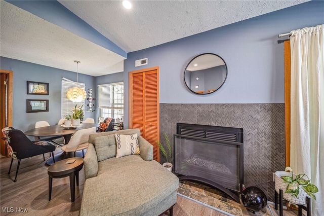 2302 Stoney Run Trail, Broadview Heights, OH 44147