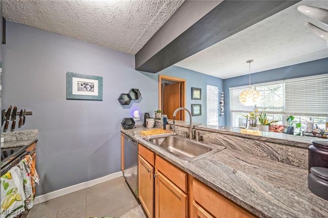 2302 Stoney Run Trail, Broadview Heights, OH 44147