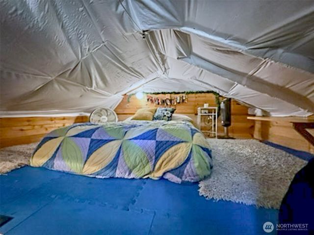 611 N Rainbow Way, Hoodsport, WA 98548