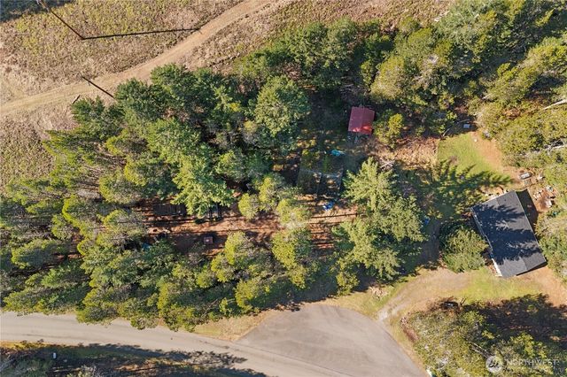 611 N Rainbow Way, Hoodsport, WA 98548