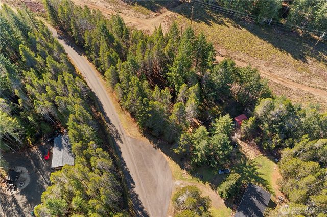 611 N Rainbow Way, Hoodsport, WA 98548