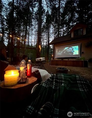 611 N Rainbow Way, Hoodsport, WA 98548