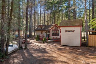 611 N Rainbow Way, Hoodsport, WA 98548