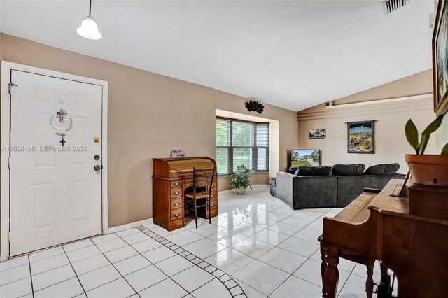 14808 N 69th Street N, Loxahatchee, FL 33470