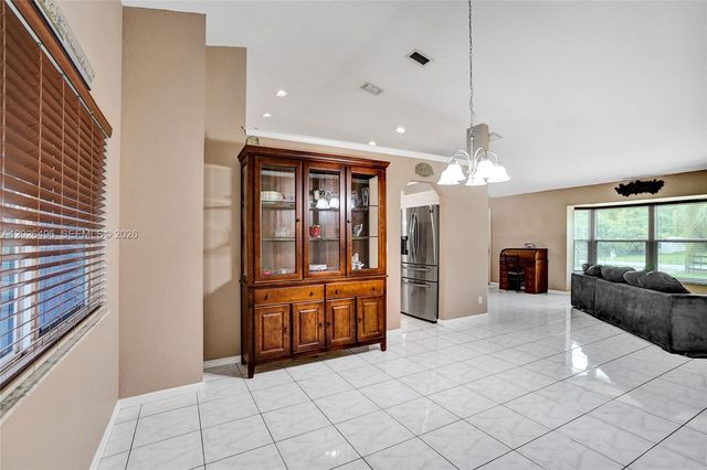 14808 N 69th Street N, Loxahatchee, FL 33470