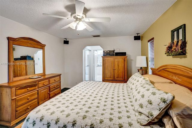14808 N 69th Street N, Loxahatchee, FL 33470