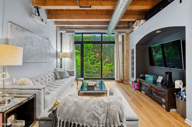 520 W Huron Street 109, Chicago, IL 60654