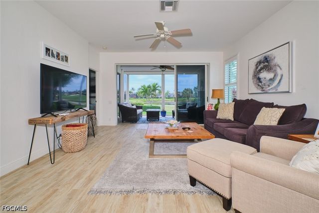 8848 Middlebrook DR, Fort Myers, FL 33908