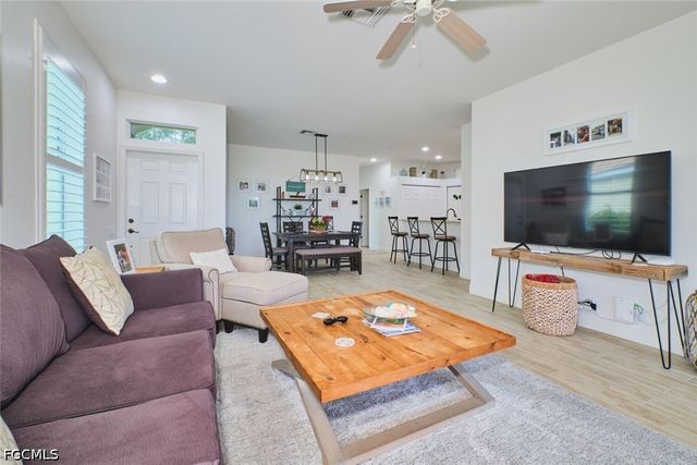 8848 Middlebrook DR, Fort Myers, FL 33908