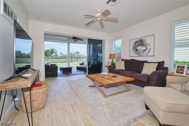 8848 Middlebrook DR, Fort Myers, FL 33908