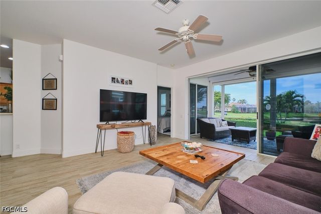 8848 Middlebrook DR, Fort Myers, FL 33908