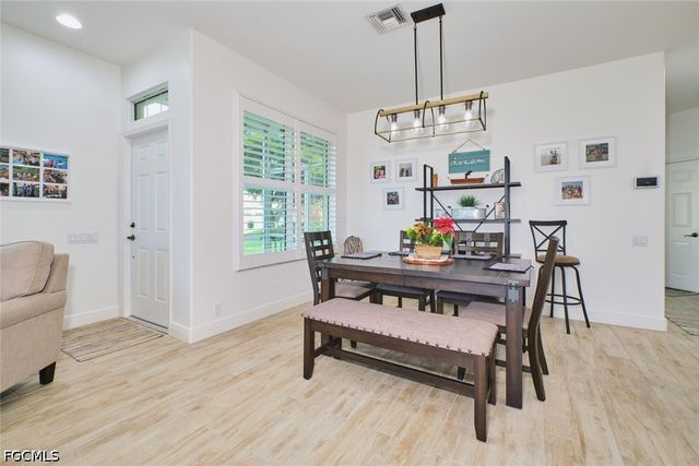 8848 Middlebrook DR, Fort Myers, FL 33908