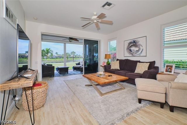 8848 Middlebrook DR, Fort Myers, FL 33908