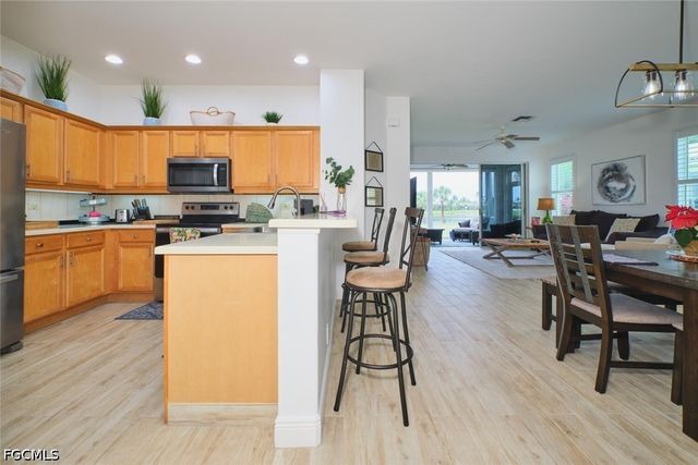 8848 Middlebrook DR, Fort Myers, FL 33908