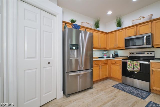 8848 Middlebrook DR, Fort Myers, FL 33908