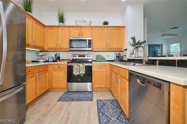 8848 Middlebrook DR, Fort Myers, FL 33908