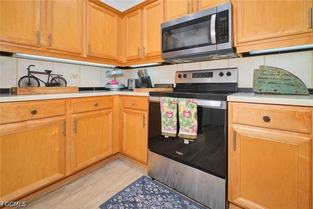 8848 Middlebrook DR, Fort Myers, FL 33908