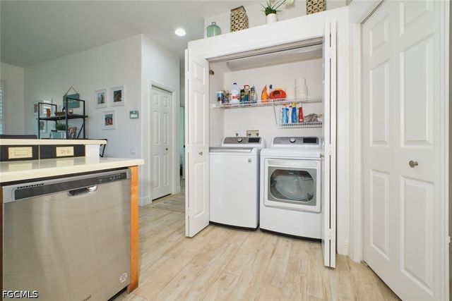 8848 Middlebrook DR, Fort Myers, FL 33908