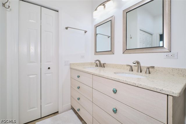 8848 Middlebrook DR, Fort Myers, FL 33908