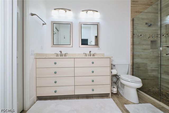 8848 Middlebrook DR, Fort Myers, FL 33908