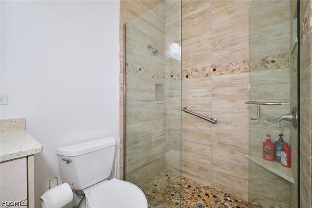 8848 Middlebrook DR, Fort Myers, FL 33908