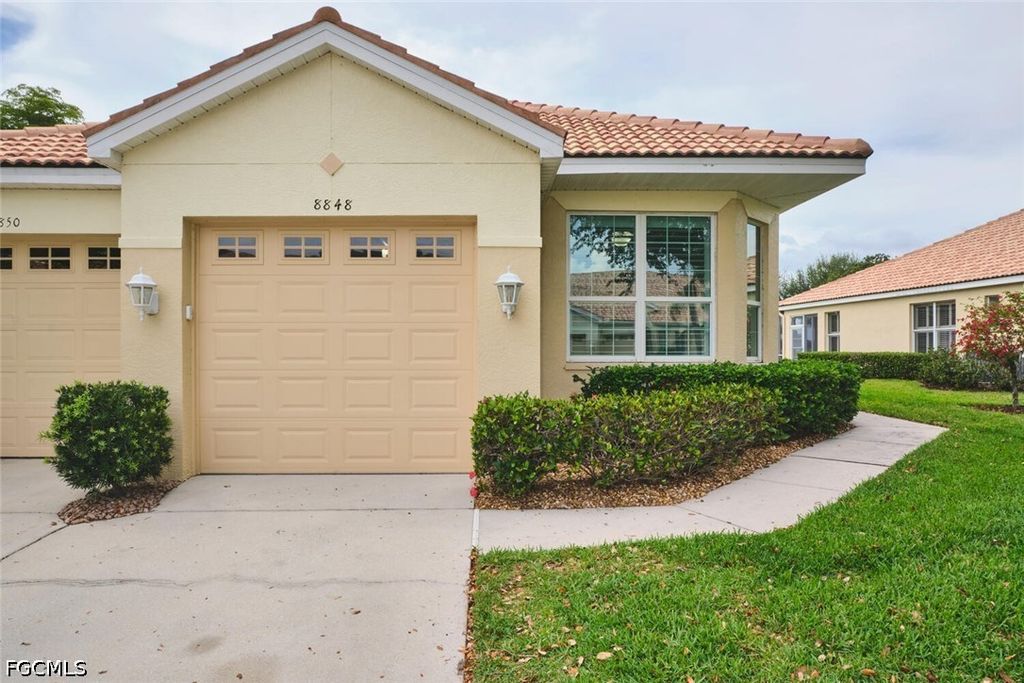8848 Middlebrook DR, Fort Myers, FL 33908