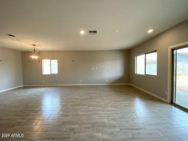 976 E White Wing Drive, Casa Grande, AZ 85122