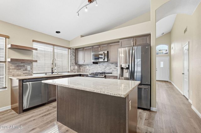 702 E KYLE Drive, Gilbert, AZ 85296