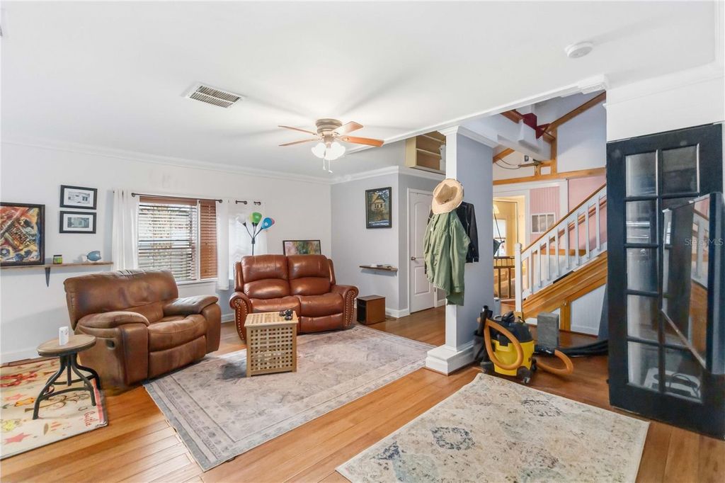 Image 15 of property listing at 552 W WINTER PARK STREET, Orlando, FL 32804