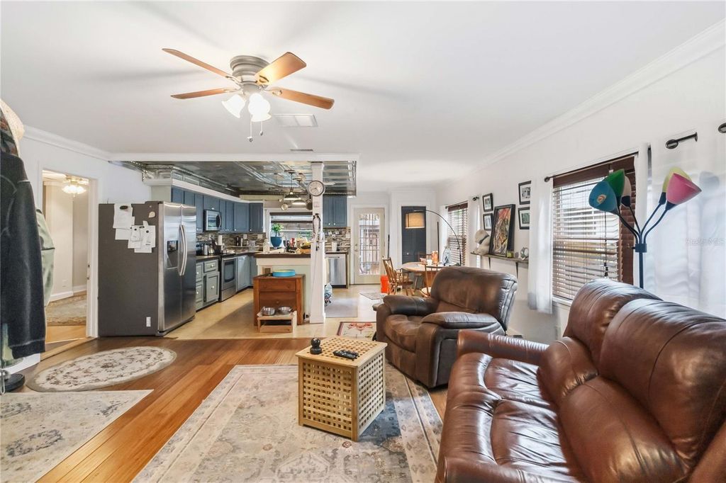 Image 16 of property listing at 552 W WINTER PARK STREET, Orlando, FL 32804