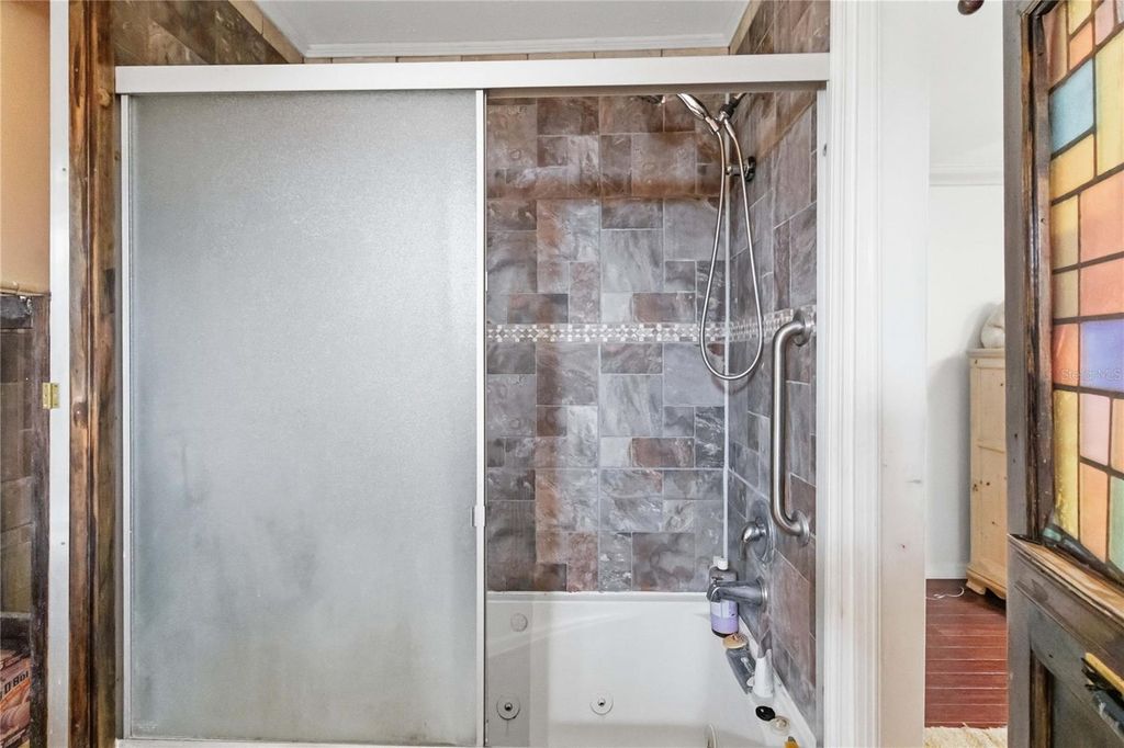 Image 5 of property listing at 552 W WINTER PARK STREET, Orlando, FL 32804