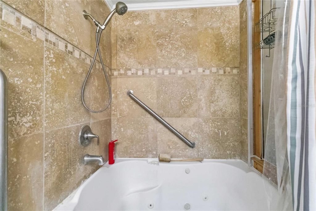 Image 10 of property listing at 552 W WINTER PARK STREET, Orlando, FL 32804