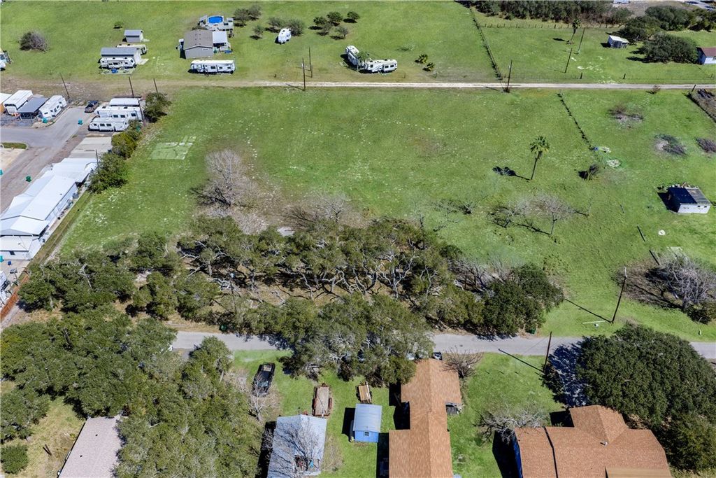 128 HAZLETT Ave, Aransas Pass, TX 78336 — photo 5